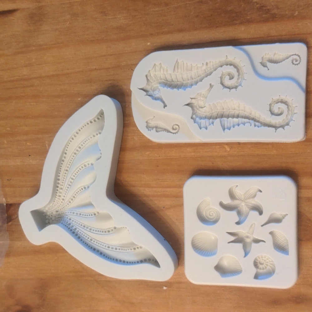 NWT and in Bag Tongker Brand Gray Silicone Sea Theme Fondant Molds, 3 Set
